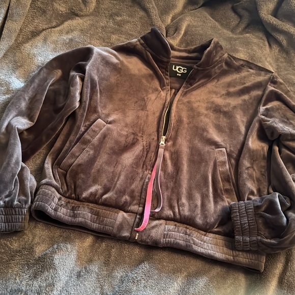 UGG Grey Velour jogger and zip jacket - Picture 9 of 11